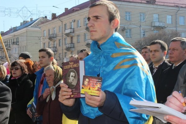 У Луцьку вшанували пам'ять Тараса Шевченка. ФОТО