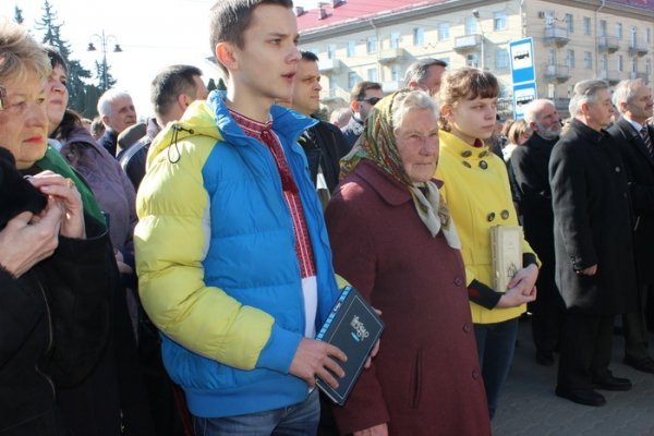 У Луцьку вшанували пам'ять Тараса Шевченка. ФОТО