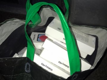 Через «Устилуг» 30-річний волинянин хотів провезти партію мобільних телефонів на більш ніж 350 тисяч