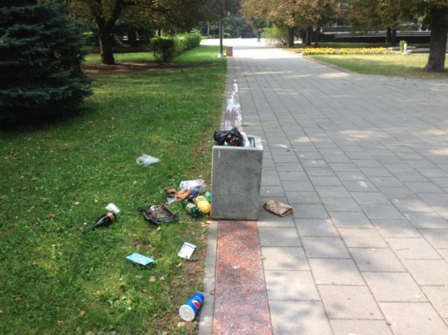 Луцький Меморіал - у смітті