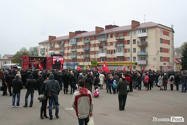 Порошенко на Волині обіцяв повернути Крим. ФОТО