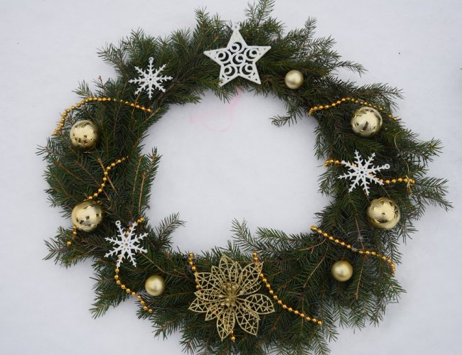 Новорічний настрій: на Волині лісівники створюють оригінальні композиції