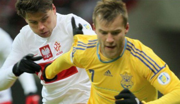 Ярмоленко втікає від поляка