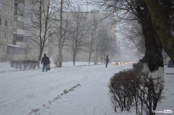 Снігові «страждання» пасажирів Луцька. ФОТО