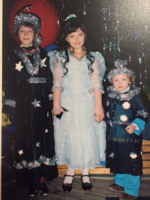 Галина Падалко із сестричкою та донькою колишнього начальника Луцького МВ УМВС Ігоря Муковоза Аліною.