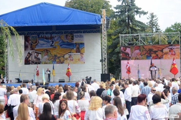 Вишите святкування Дня Незалежності у Луцьку. ФОТОРЕПОРТАЖ