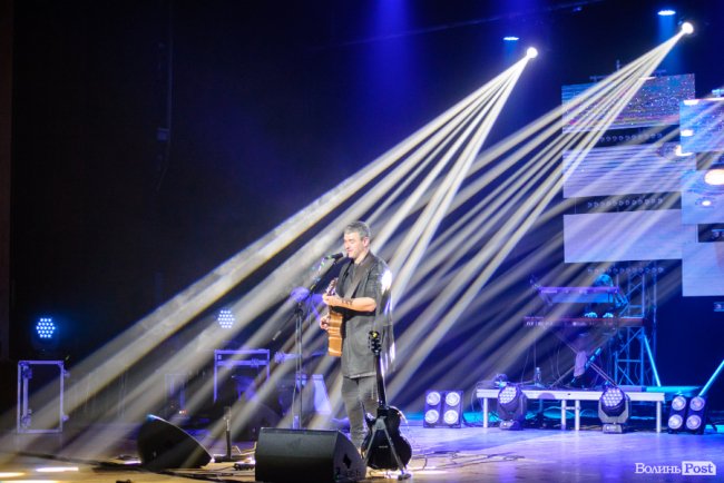 У Луцьку з новим альбомом виступив Арсен Мірзоян. ФОТО