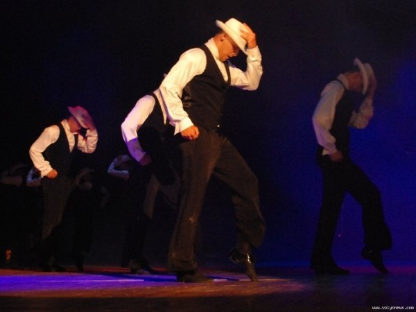 Танці пам’яті Майкла Джексона у Луцьку. ФОТО