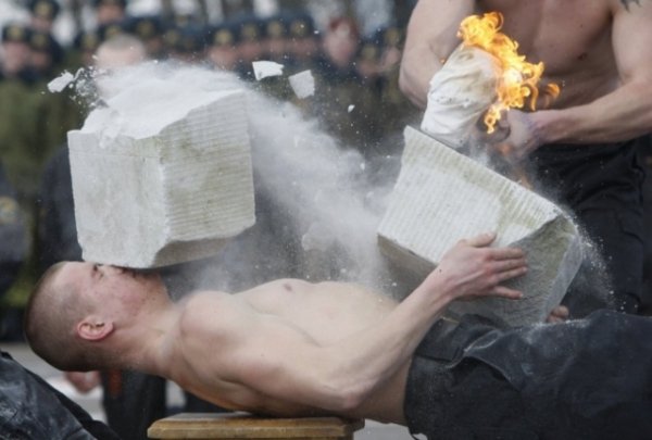 за секунду до того, як хлопець пошкодує, що пішов в армію