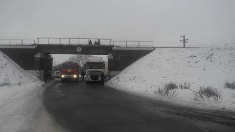 Аварія в Ковелі: вантажівка в'їхала в міст