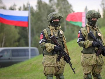 На території Білорусі перебуває близько 4300 російських вояк, – розвідка