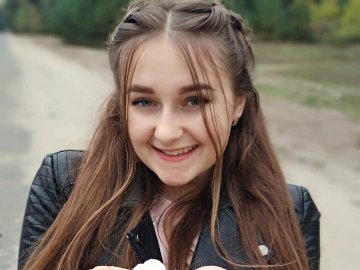 Юна волинянка потребує термінової допомоги. ФОТО