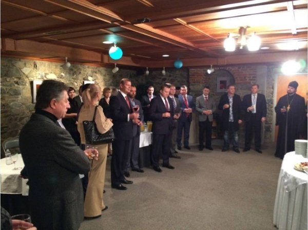 Українці зіпсували вечерю регіоналам в США. ФОТО