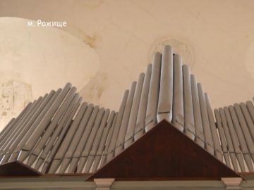 Розповіли, як у Рожищі реставрують орган в костелі. ВІДЕО