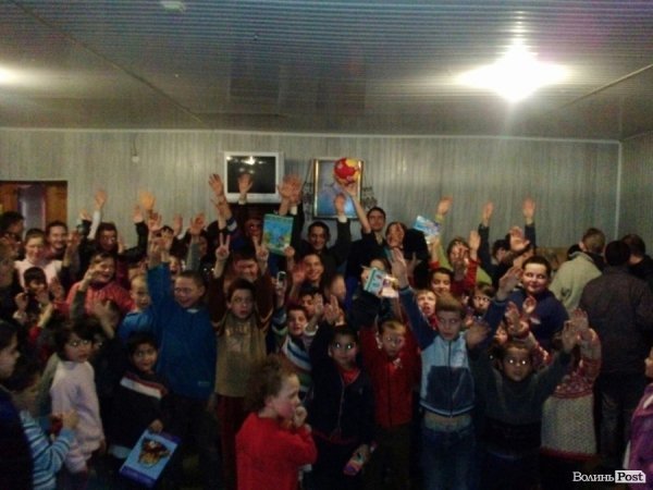 Cвятий Миколай прийшов до діток у лікарні. ФОТО