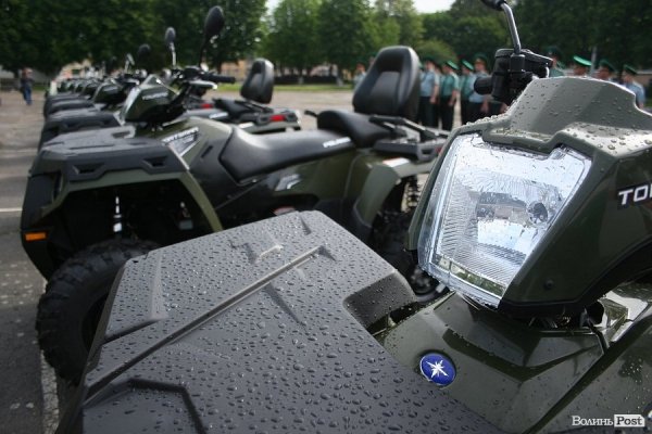 Луцьким прикордонникам надарували транспорту на 2,5 мільйона