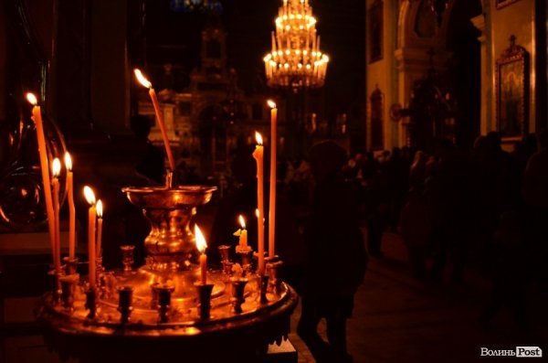 У центрі Луцька святили паски. ФОТО