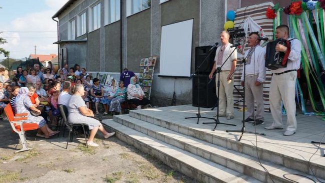 З танцями та музикою: як у Липлянах, Рокинях та Прилуцькому святкували День села. ФОТО