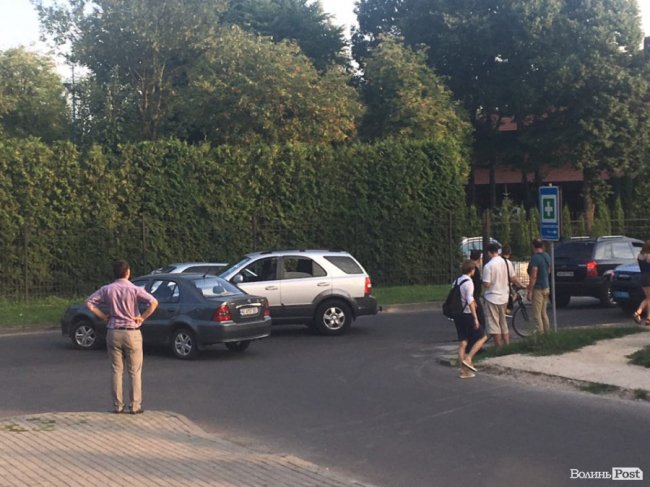 Аварія в Луцьку: не розминулися легковик і позашляховик