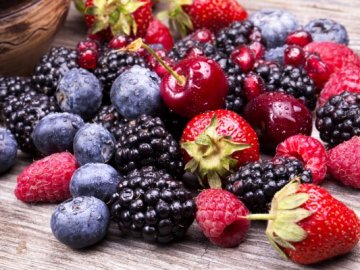 Сезон ягід на Волині: лікар розповіла про користь  і небезпеку смаколиків