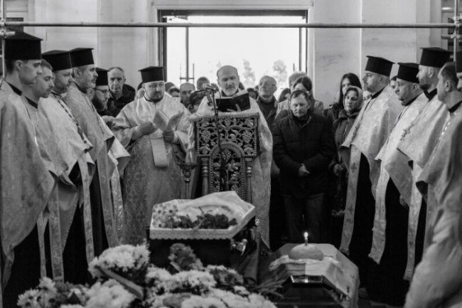 Скорбота в Луцьку: громада прощалася з двома Героями