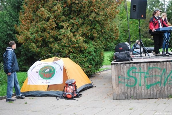 Як у Луцьку під авторські пісні їли кашу. ФОТО
