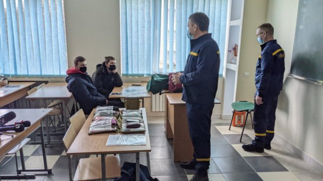 Меддопомога та евакуація: в луцькому училищі провели урок цивільного захисту