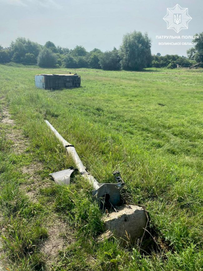 На Волині водій заснув за кермом та з'їхав у кювет