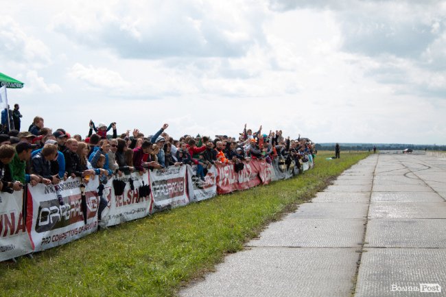 У Луцьку відбулися видовищні авто- і мотогонки. ФОТОРЕПОРТАЖ