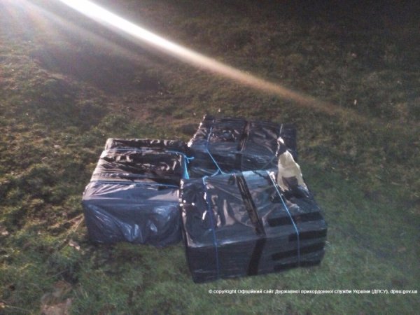 Волиняни підпалили контрабандні цигарки, коли помітили прикордонників