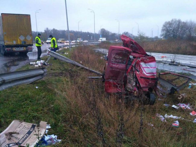 Рівненський поліцейський показав фото страшних ДТП