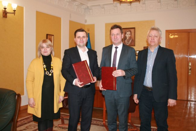 Луцька райрада підписала меморандум про співпрацю з Лесиним вишем