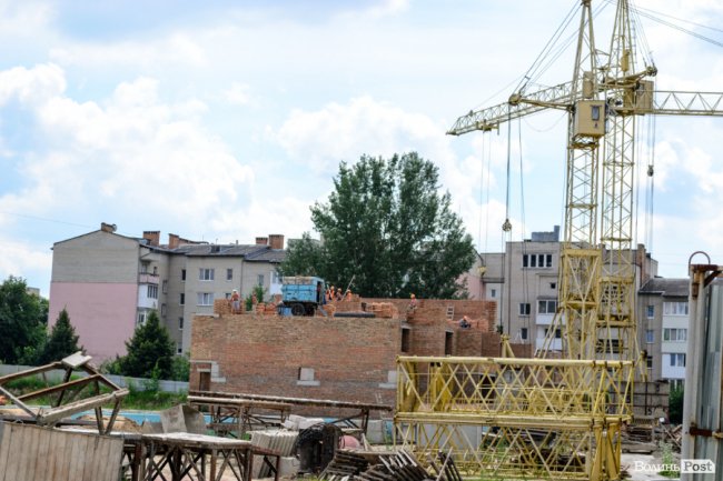 Фотозвіт із будівництва найяскравішого житлового комплексу Луцька* 