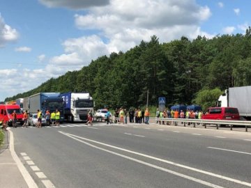 Перекриття траси «Київ-Ковель-Ягодин»: питання видачі дозволів перевізникам врегулювали 