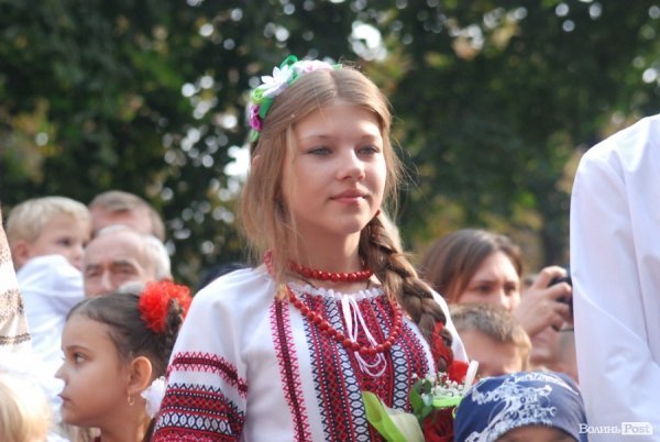Перший дзвоник у  «найкращій луцькій школі». ФОТО