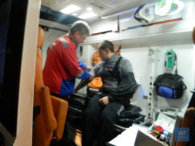 У Володимирі легковик на «євробляхах» підрізав бус і втік з місця аварії. ФОТО