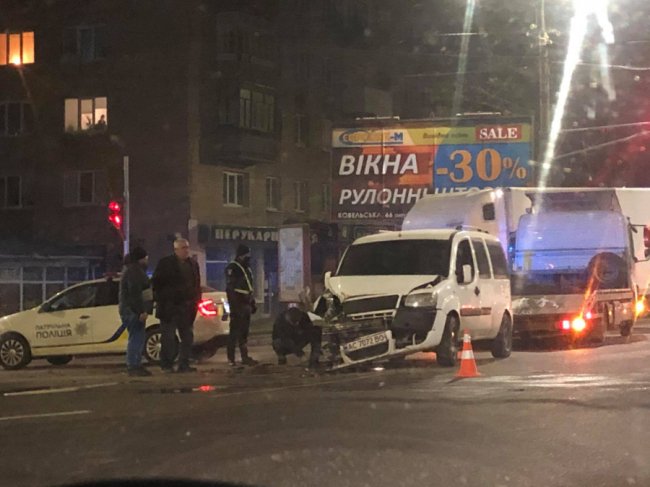 У Луцьку на Рівненській – аварія. ФОТО