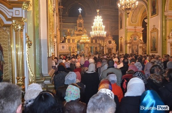 Великодня ніч у центрі Луцька. ФОТО