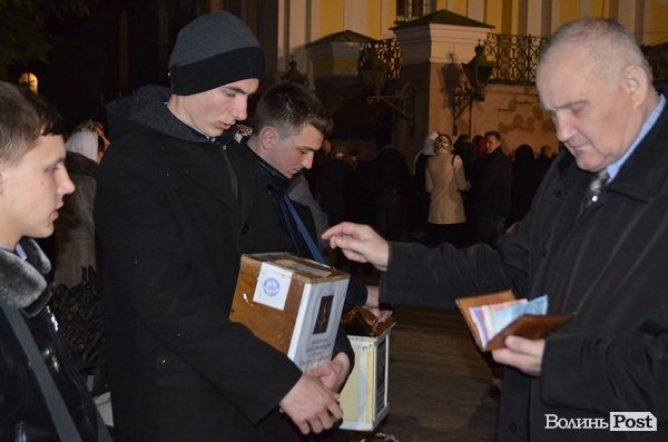Великодня ніч у центрі Луцька. ФОТО