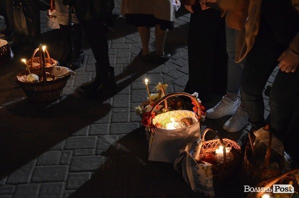 Великодня ніч у центрі Луцька. ФОТО