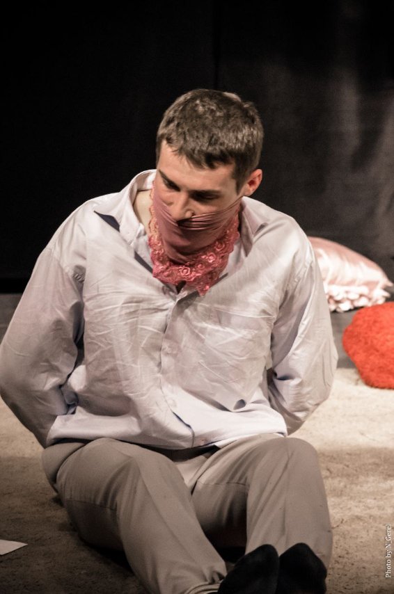 Прочитати щоденник далекої родички чи розплутати клубок почуттів: що покажуть у Луцьку 25 – 26 квітня