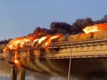 Росіяни опублікували відео вибуху на Кримському мосту