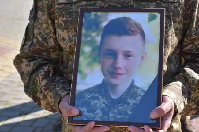 У Луцьку попрощалися з 22-річним Героєм Назарієм Дунаєм