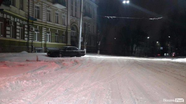 Вул. Винниченка комунальники ще не чіпали