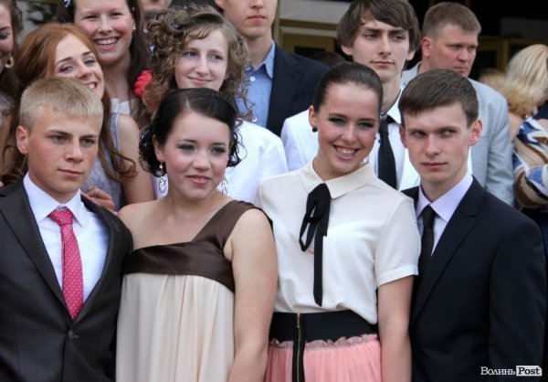 Луцьк відгуляв шкільні випускні. ФОТО