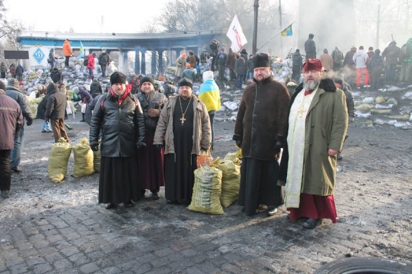 Волинські священики побували на Євромайдані. ФОТО
