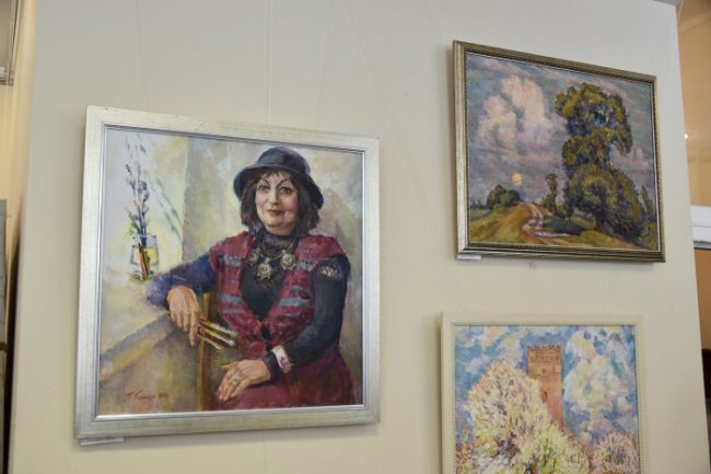 У Луцьку відкрили виставку самобутньої художниці. ФОТО