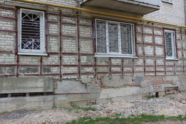 Укріплюючи наш будинок, будівельники псують квартири, – лучанка