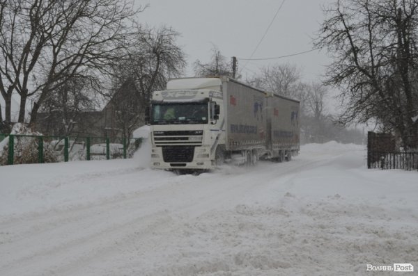 Як Луцьк замело снігом. ФОТО