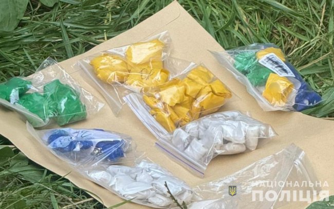 Поблизу Луцька затримали торговця психотропами.